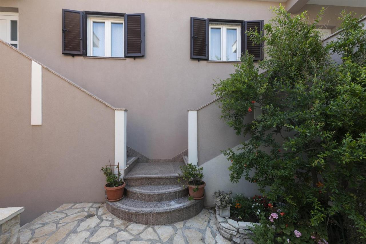 Apartments Max Ražanac Exterior foto